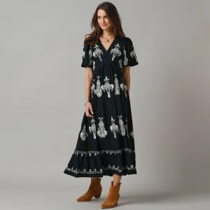 Dlhé šaty s boho potlačou