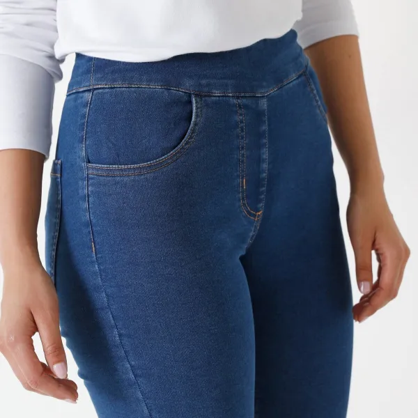 Strečové bootcut džegíny pre vyššiu postavu