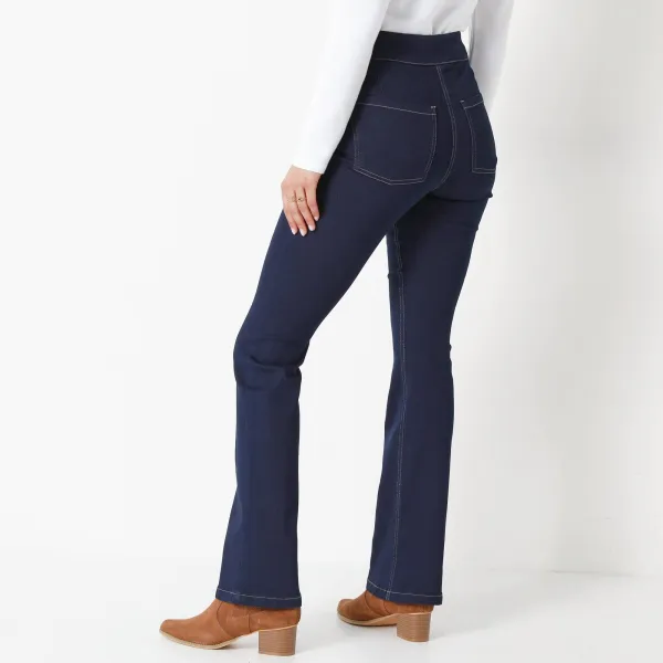 Bootcut džínsy pre nižšiu postavu