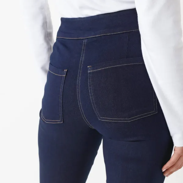 Bootcut džínsy pre vyššiu postavu