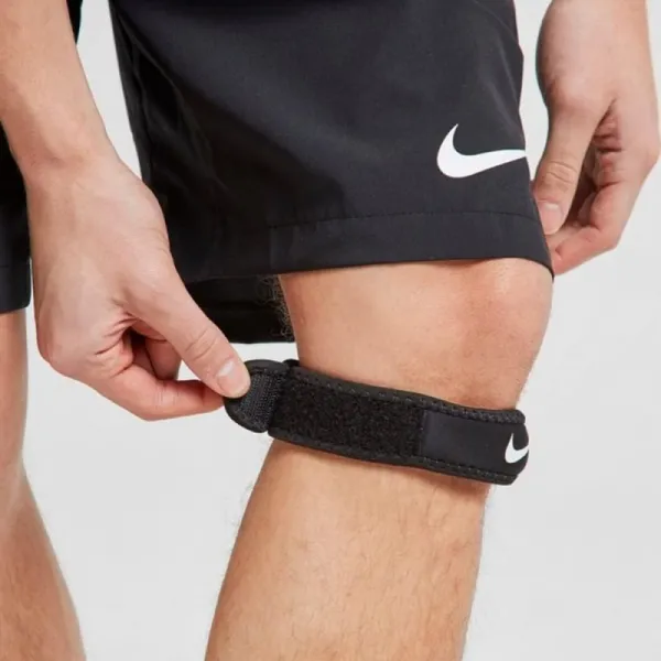 Fitness chránič NIKE PRO ELBOW BAND 3.0 BLACK WHITE