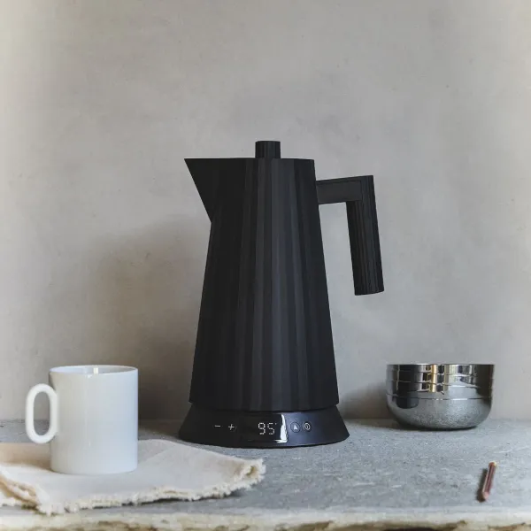 Rýchlovarná kanvica Plissé 1,7L s voľbou teploty vody, čierna - Alessi