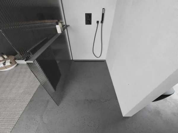 MEXEN/S - Kioto+ Sprchová zástena WALK-IN s poličkou a držiakom uterákov 80 x 200, prúžky, grafit metal 800-080-121-95-09