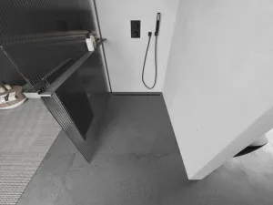 MEXEN/S - Kioto+ Sprchová zástena WALK-IN s poličkou a držiakom uterákov 80 x 200, prúžky, grafit metal 800-080-121-95-09