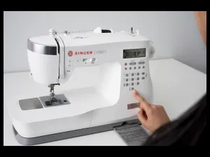 Singer Digitálny šijací stroj Elite Ce677
