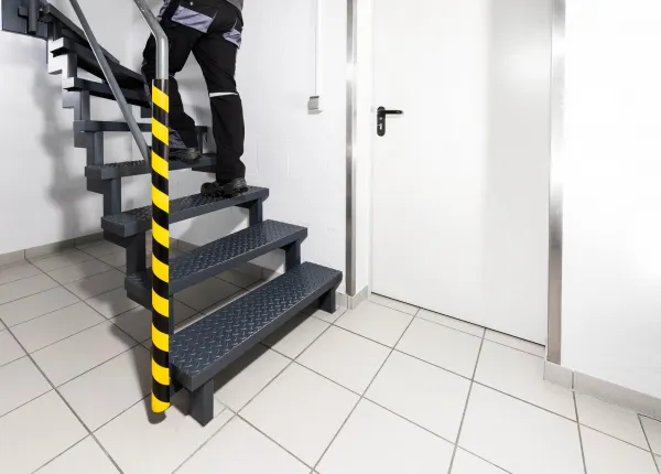 Durable Ochrana trubky profil P30, žlto-čierna, samolepiaca