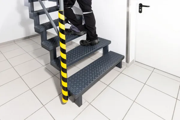 Durable Ochrana trubky profil P30, žlto-čierna, samolepiaca
