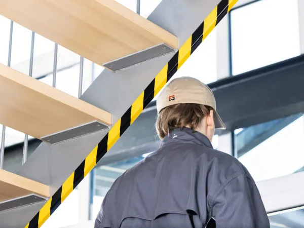 Durable Ochrana hrany profil E8, žlto-čierna, samolepiaca