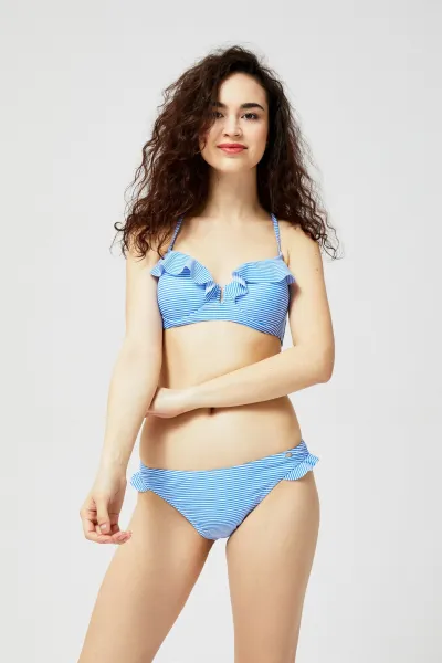 Modré bikiny s volánikmi