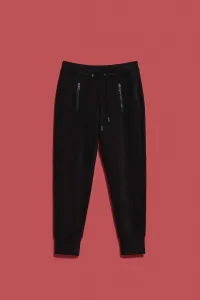 Tepláky s vreckami na zips