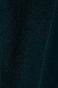 Marisse Fitted V-Neck Sweater In Emerald Green