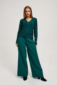 Marisse Fitted V-Neck Sweater In Emerald Green
