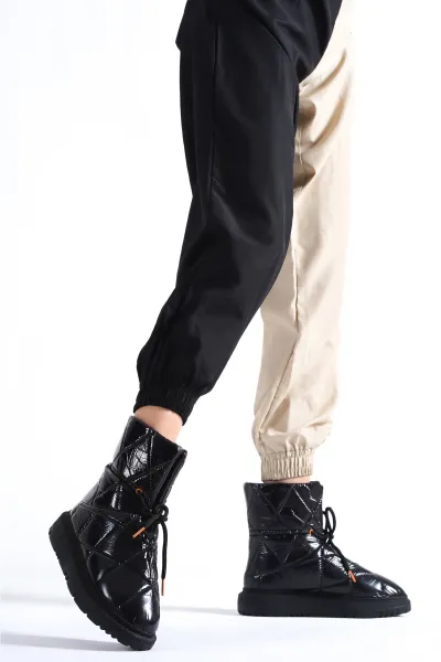 Capone Outfitters Quilted Parachute Fabric Women's Snow Boots with Adjustable Ankle Buckle