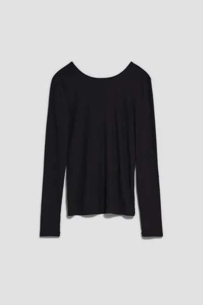 Blouse with back neckline and decorated chain