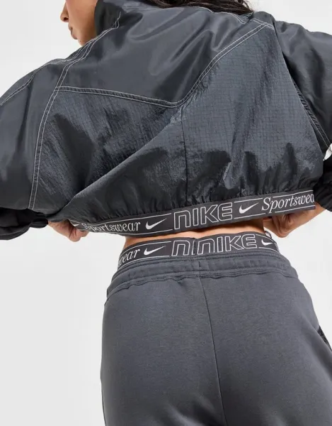 Nike Bunda W Nsw Wvn Street Gls