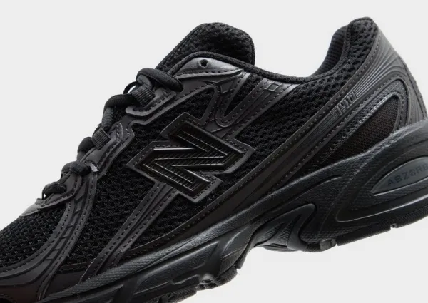 New Balance 740
