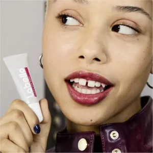 Labello Glowy Lips Berry tónovací balzam na pery s kyselinou hyalurónovou SPF 30 10 ml