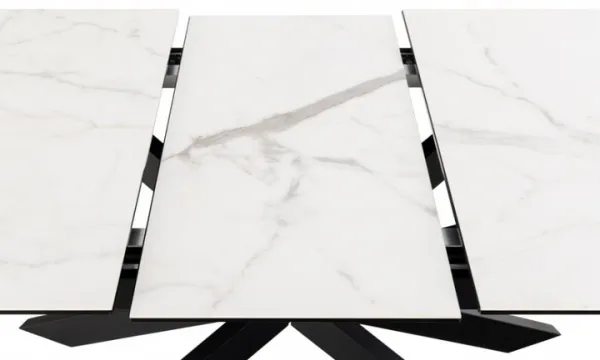 Actona Jedálenský rozkladací stôl Irwine 168/210 cm biely mramor/čierny