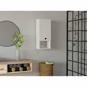 Mis White skriňa