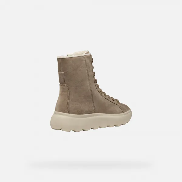 Beige women's ankle boots Geox Spherica Ec4.1 - Women's
