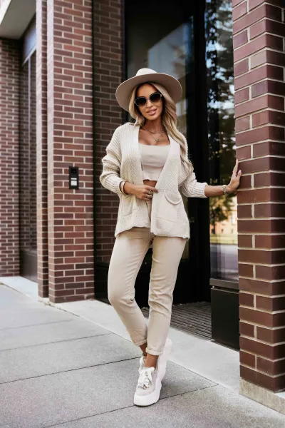 630-1 Warm cardigan with pockets and cuffs on the sleeves - beige