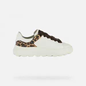 White women's sneakers Geox Spherica EC4.1 - Women's
