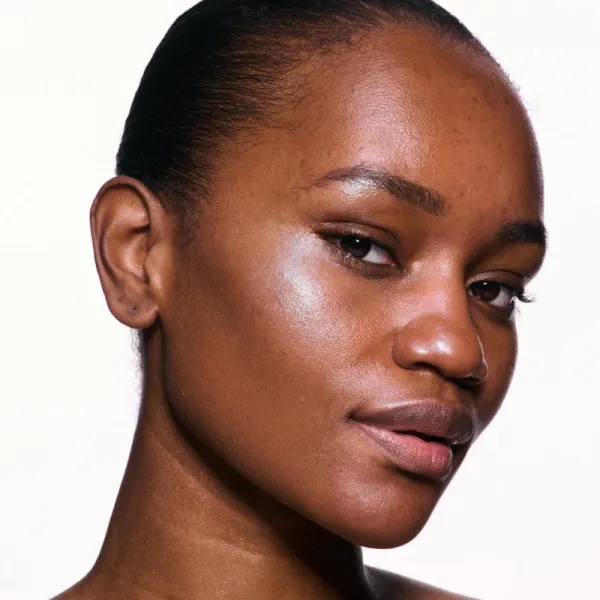 MAC Cosmetics Skinfinish Lightstruck tekutý rozjasňovač odtieň Glacial 15 ml