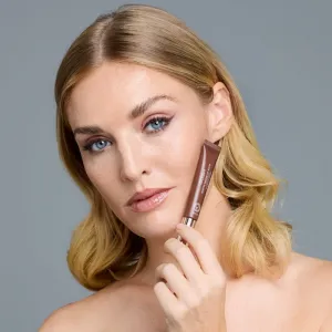 GOSH COPENHAGEN Soft`n Tinted tónujúci balzam na pery SPF 15 odtieň 010 Espresso Martini 8 ml