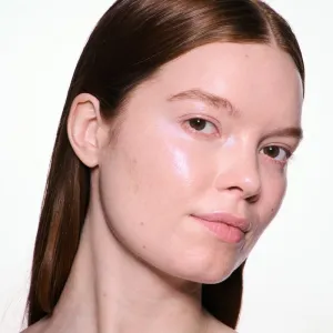MAC Cosmetics Skinfinish Lightstruck tekutý rozjasňovač odtieň Lilac Haze 15 ml