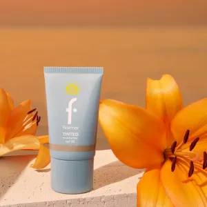flormar Sun Lovers Tinted Moisturizer SPF 50 tónovací hydratačný krém SPF 50 Sand 30 ml