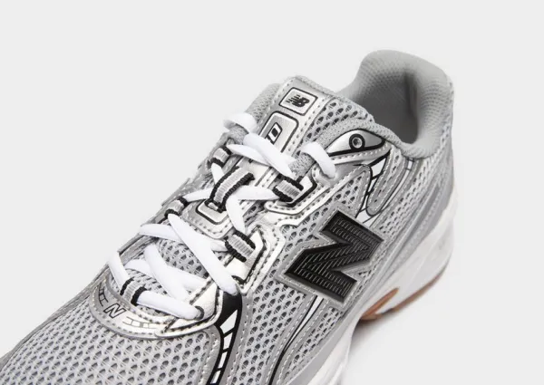 New Balance 740