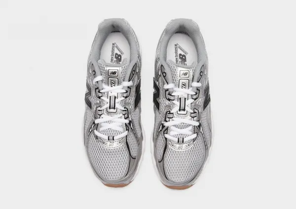 New Balance 740