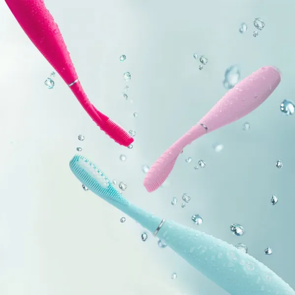 FOREO ISSA™ 4 elektrická zubná kefka Fuchsia 1 ks