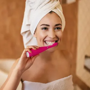 FOREO ISSA™ 4 elektrická zubná kefka Fuchsia 1 ks