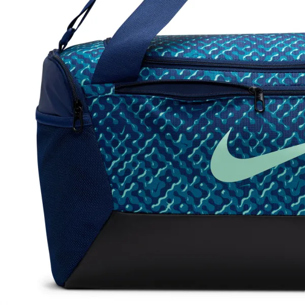 Cestovná taška NIKE NK BRSLA S DUFF - 9.5 AOP FA25