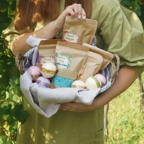 Folk & Flora Pine upokojujúci soľ do kúpeľa 500 g