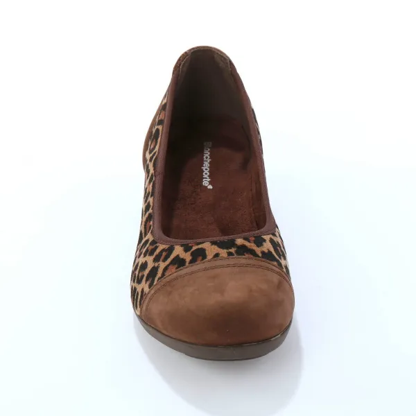 Baleríny s pružnými časťami, na klinovom podpätku