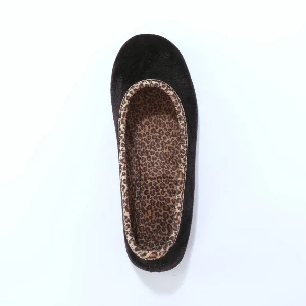 Domáce baleríny s leopardími detailmi