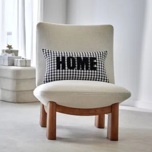 Kockovaný vankúšik s nášivkou HOME