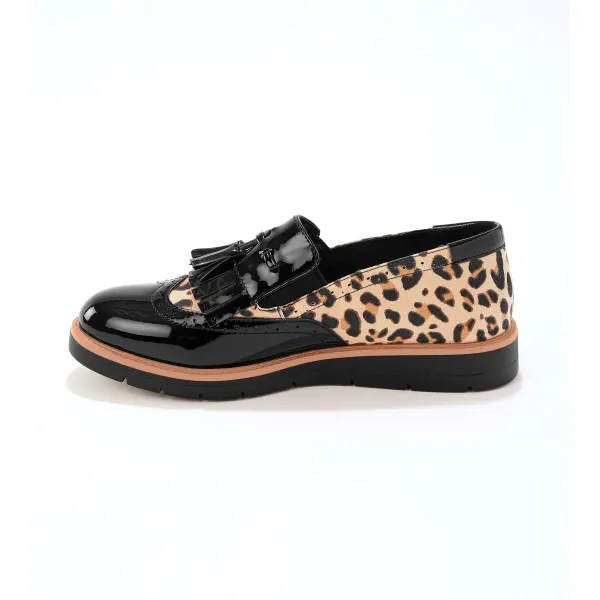 Slippers na kline, so strapcami, leopardí vzor