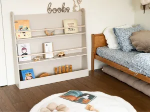 Detský Montessori regál s 3 priestrannými policami BOOKWORM kašmírový