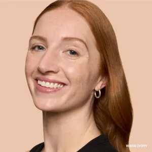 Bobbi Brown Weightless Skin Foundation SPF 15 dlhotrvajúci make-up s hydratačným účinkom odtieň Warm Ivory 30 ml