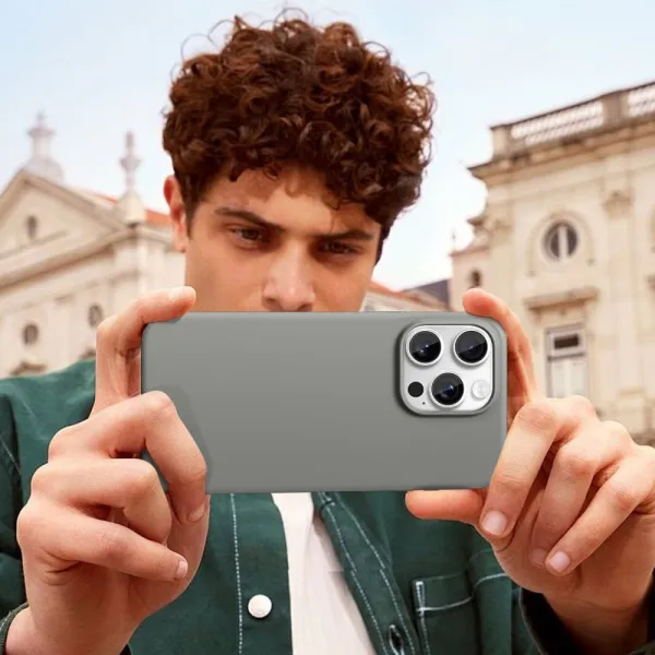 Tech-Protect Silicone MagSafe kryt na iPhone 16 Pro, šedý