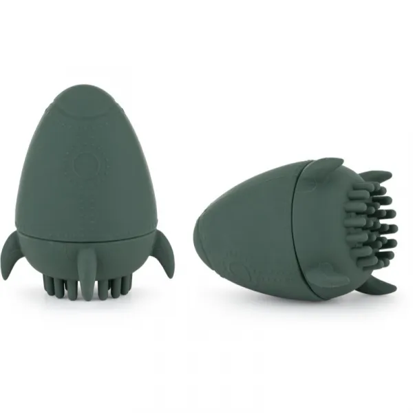 PETITE&MARS Hračka silikónová do vody s kefkou Splashy Rocket Misty Green 6m+