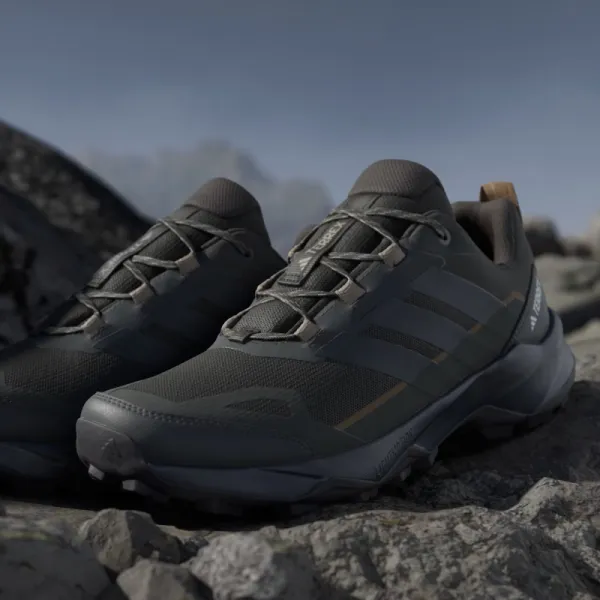 Pánska nízka turistická obuv ADIDAS Terrex Skychaser AX5 M shadow olive carbon savannah