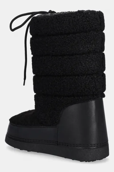 Snehule Love Moschino