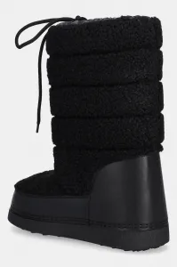 Snehule Love Moschino