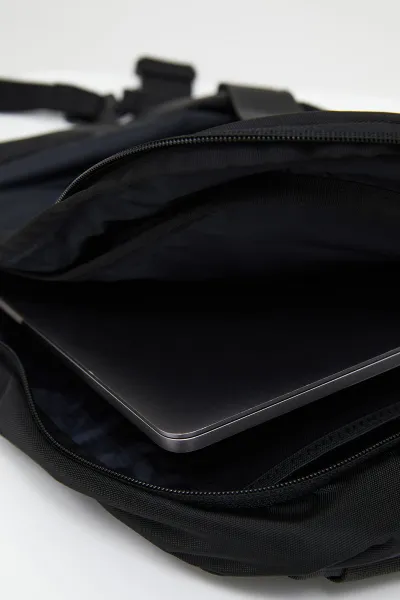 Crossbody Peak Performance Outdoor Crossbody Bag Black