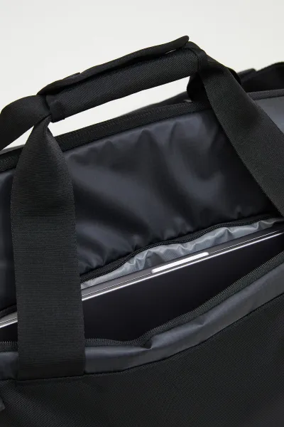 Športová Taška Peak Performance Vertical Duffle 40L Black