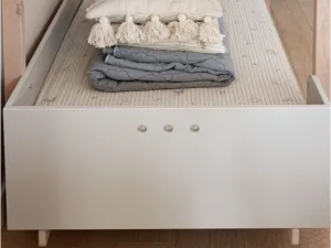 Detská poschodová posteľ s rebríkom vpravo BASIC 90x200 cm Zvoľte farbu: Kašmírová
